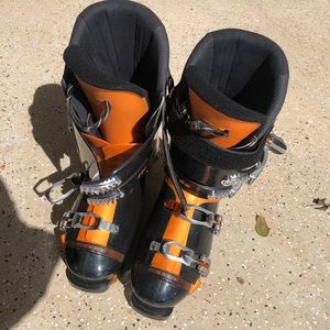 Lange Fluid 80 ski boots